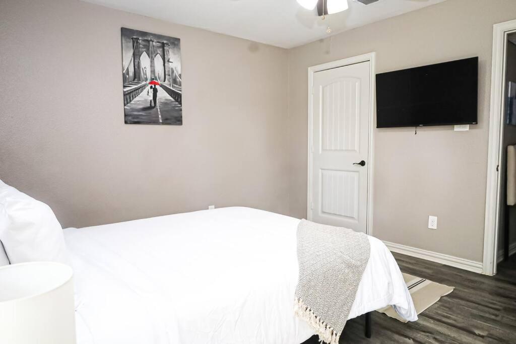 Comfy Two-Bedroom Apartment In Arlington Luaran gambar