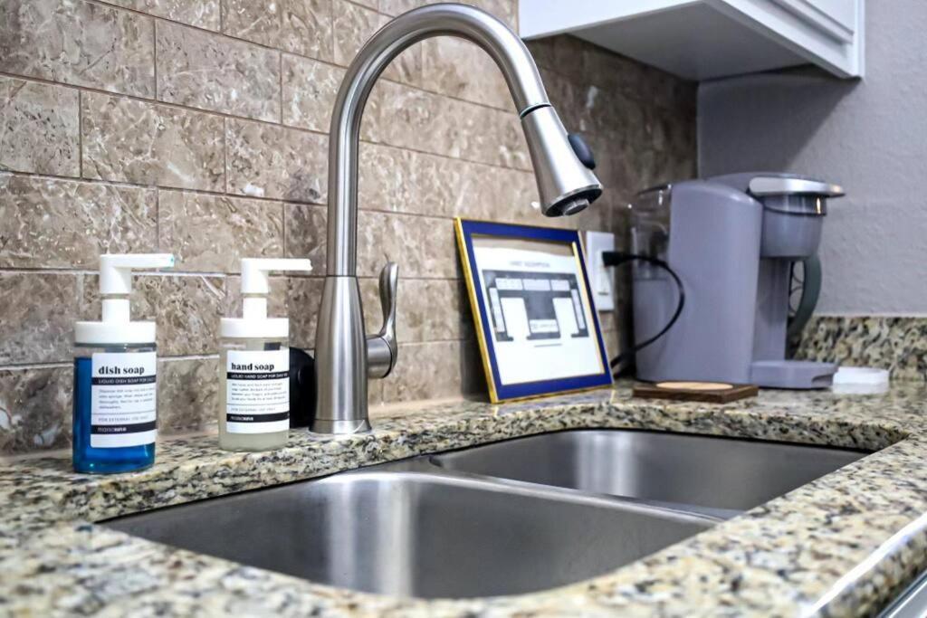 Comfy Two-Bedroom Apartment In Arlington Luaran gambar