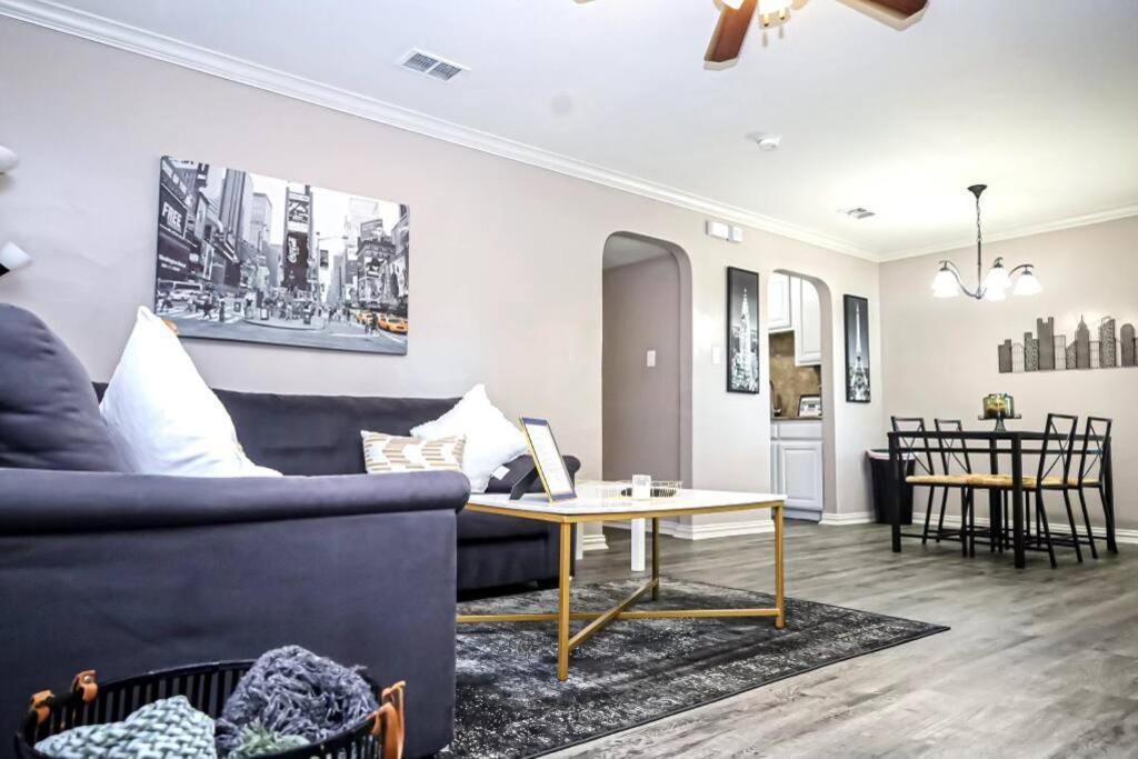 Comfy Two-Bedroom Apartment In Arlington Luaran gambar