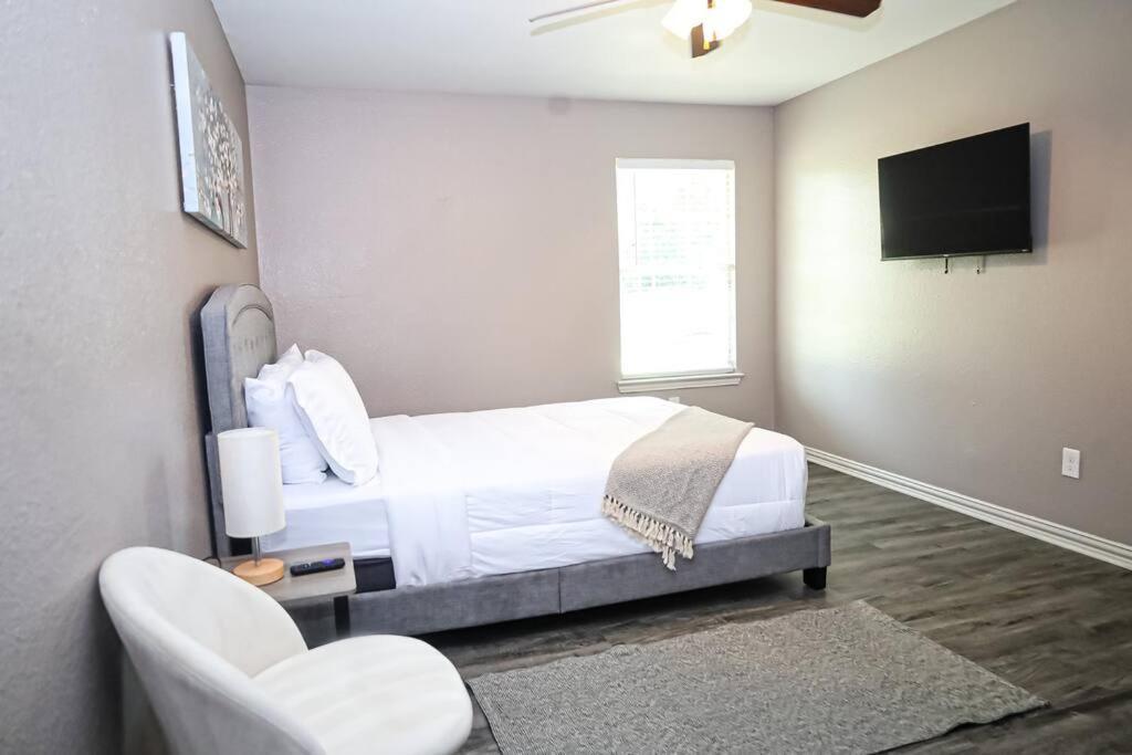 Comfy Two-Bedroom Apartment In Arlington Luaran gambar